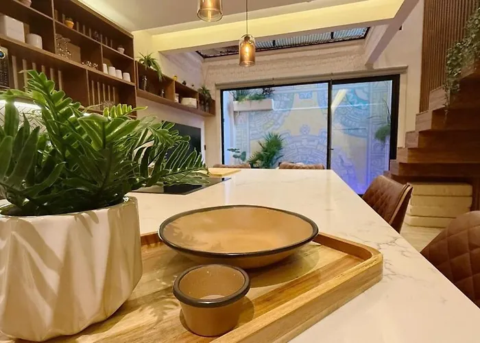 Luxurious Loft - Private Plunge Pool - Rooftop *